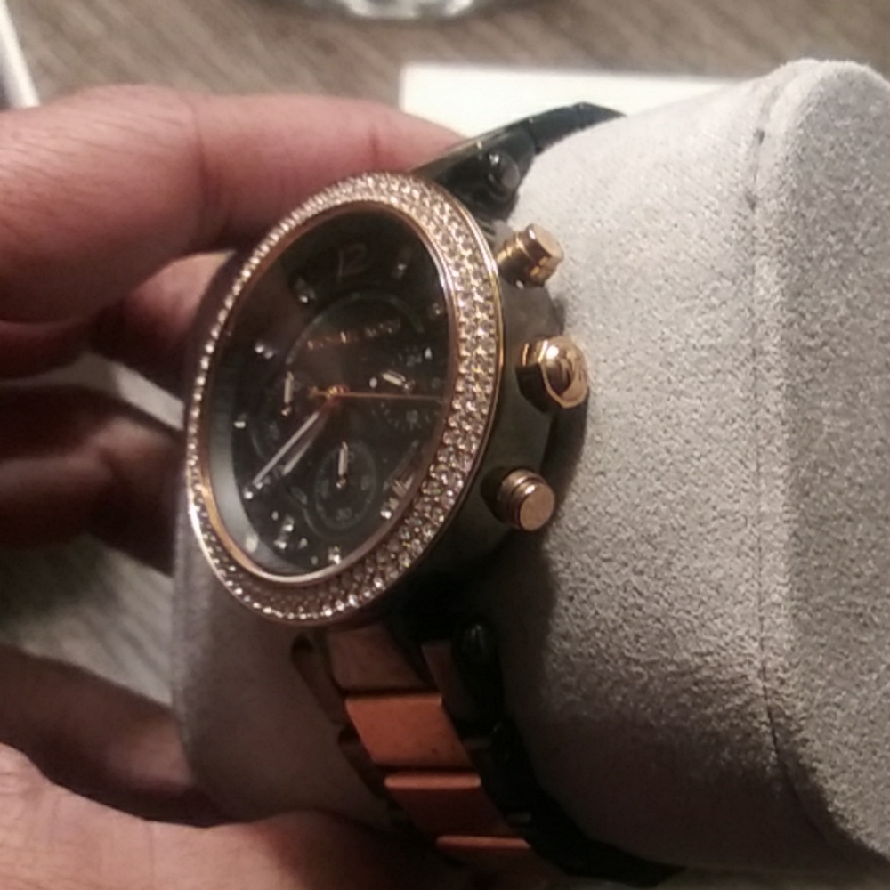 Michael Kors Ladies Watch - Picture 3 of 4